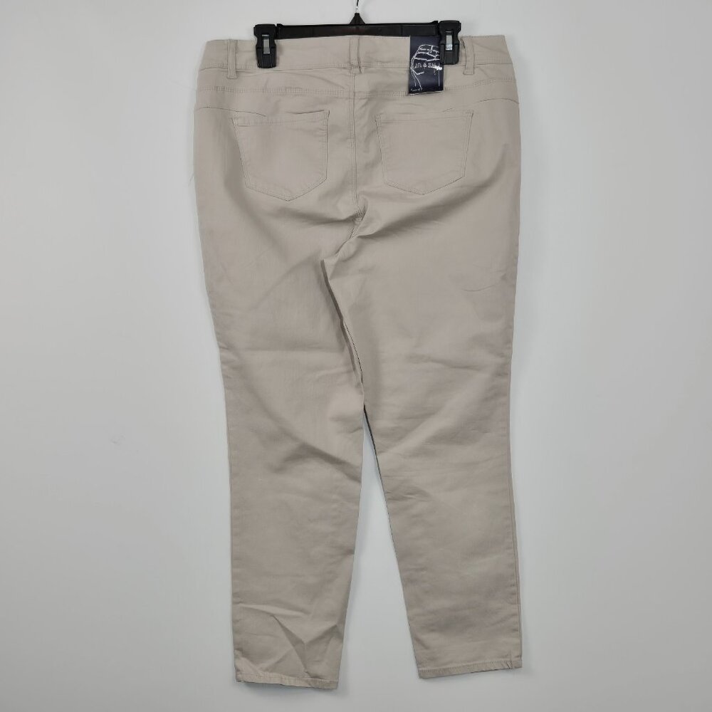 REVOLI Jeans Size 14W Tan Mid Rise Medium Wash Lift Shape Crop Beige (61) - Picture 2 of 11